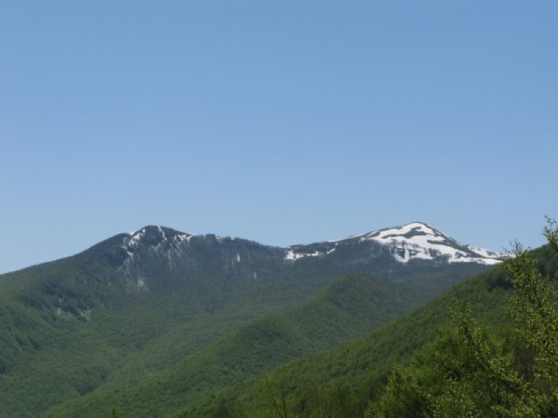 Berg Tondo und links Berg Posola
